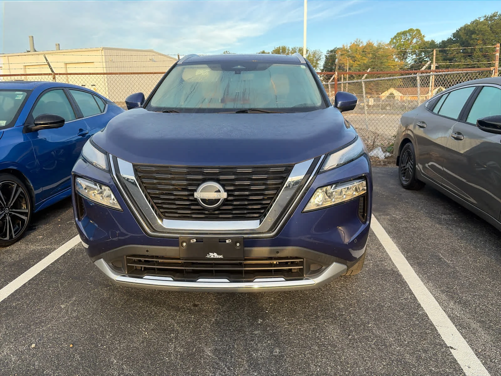 Used 2023 CASPIAN BLUE ME Nissan Platinum image 2