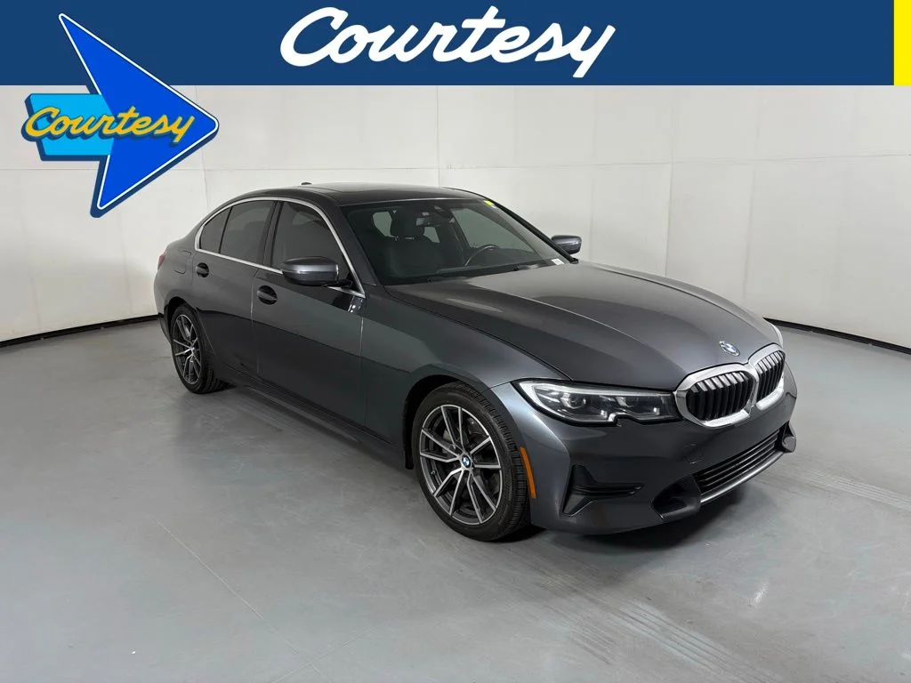 2021 BMW 3 Series 330i Sedan's photo