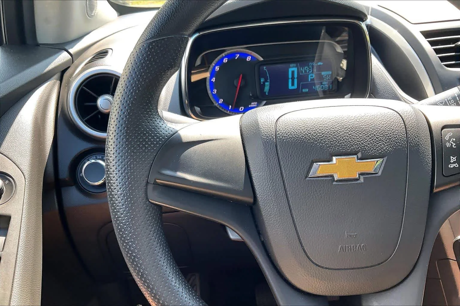 Used 2016 Silver Ice Metallic Chevrolet LS image 23