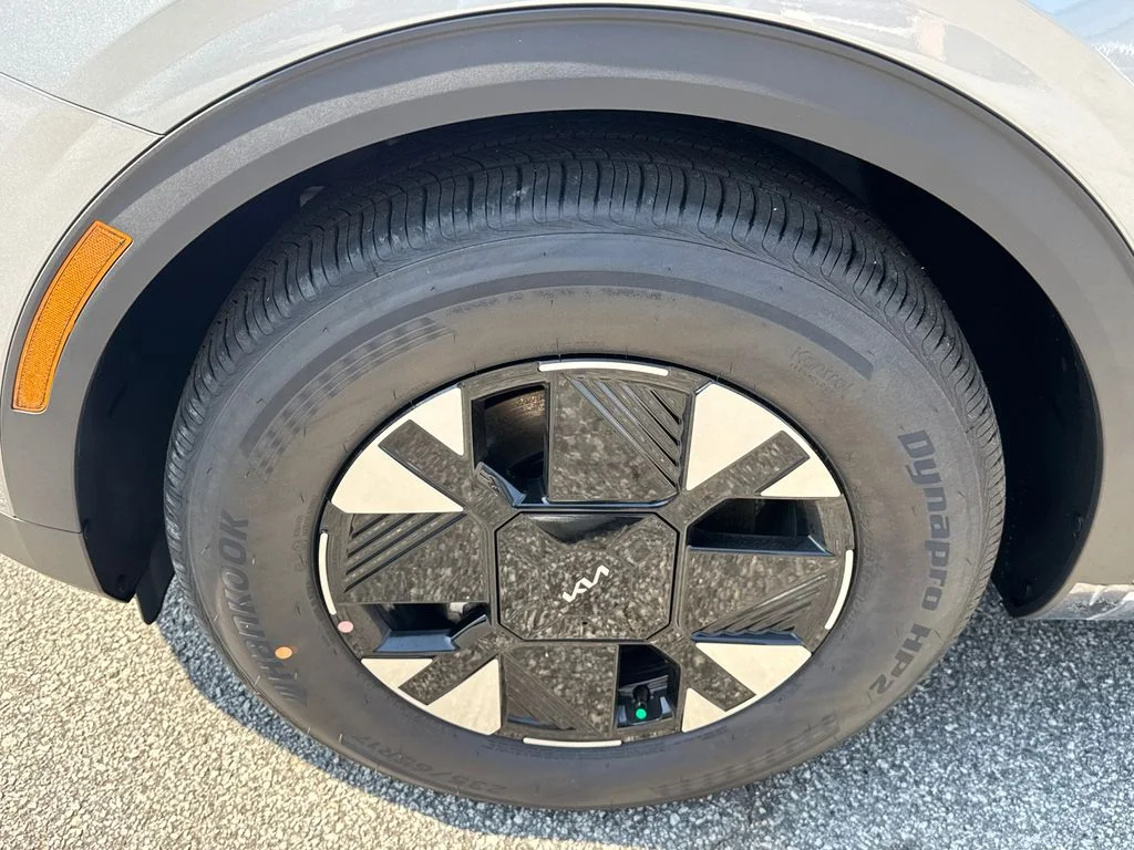 New 2026 Steel Gray Kia LX image 11