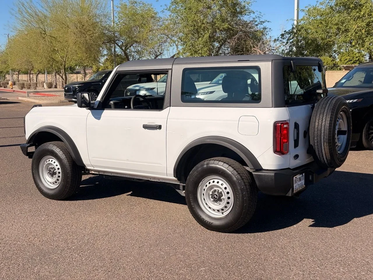 Used 2023 Oxford White Ford Base image 4