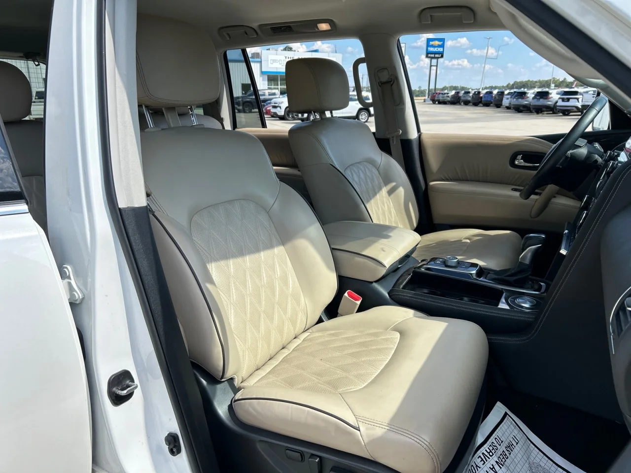 Used 2023 White Nissan Platinum image 25