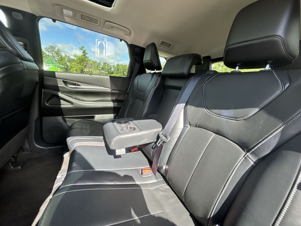 Certified Used 2023 Majestic White INFINITI LUXE image 26