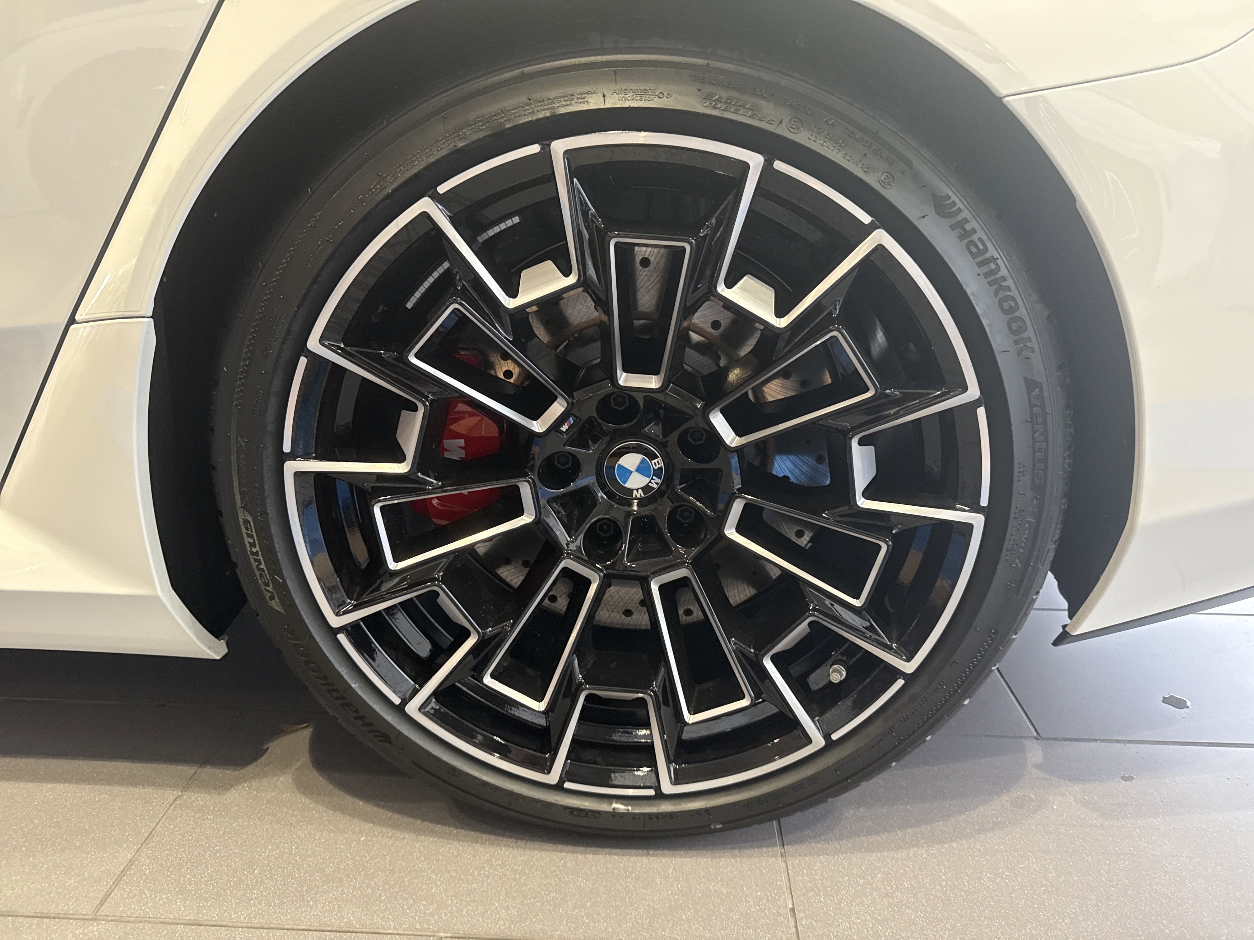 New 2026 0300 Alpine White BMW  image 28