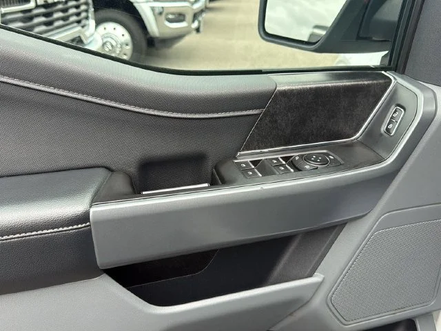 Used 2022 White Ford  image 23