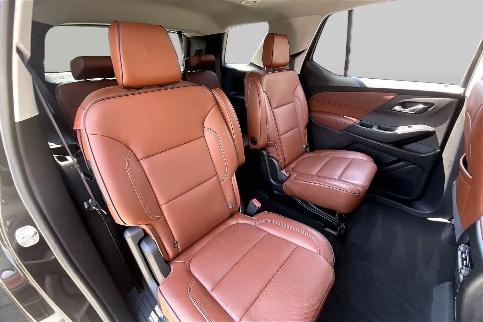 Used 2018 Mosaic Black Metallic Chevrolet High Country image 18