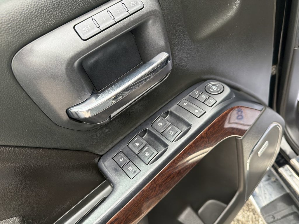 Used 2015 Black GMC SLT image 23