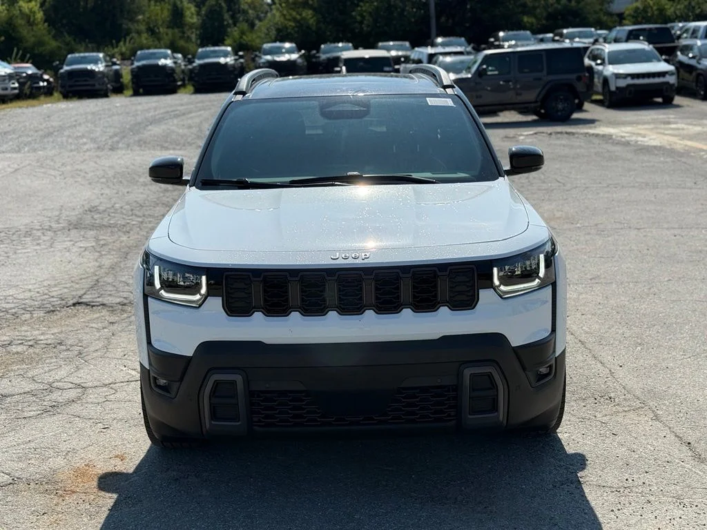 New 2026 Bright White Clear-Coat Exterior Paint Jeep Overland image 3