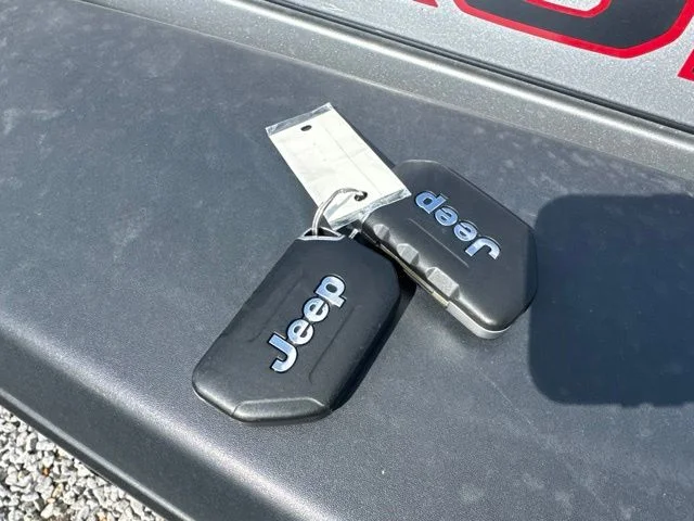 Used 2021 Silver Jeep Unlimited Rubicon image 10