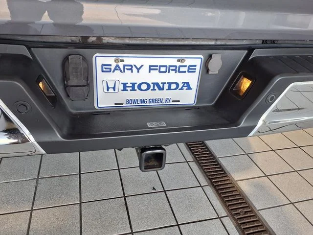 Used 2023 Gray Metallic Ford Lariat image 27