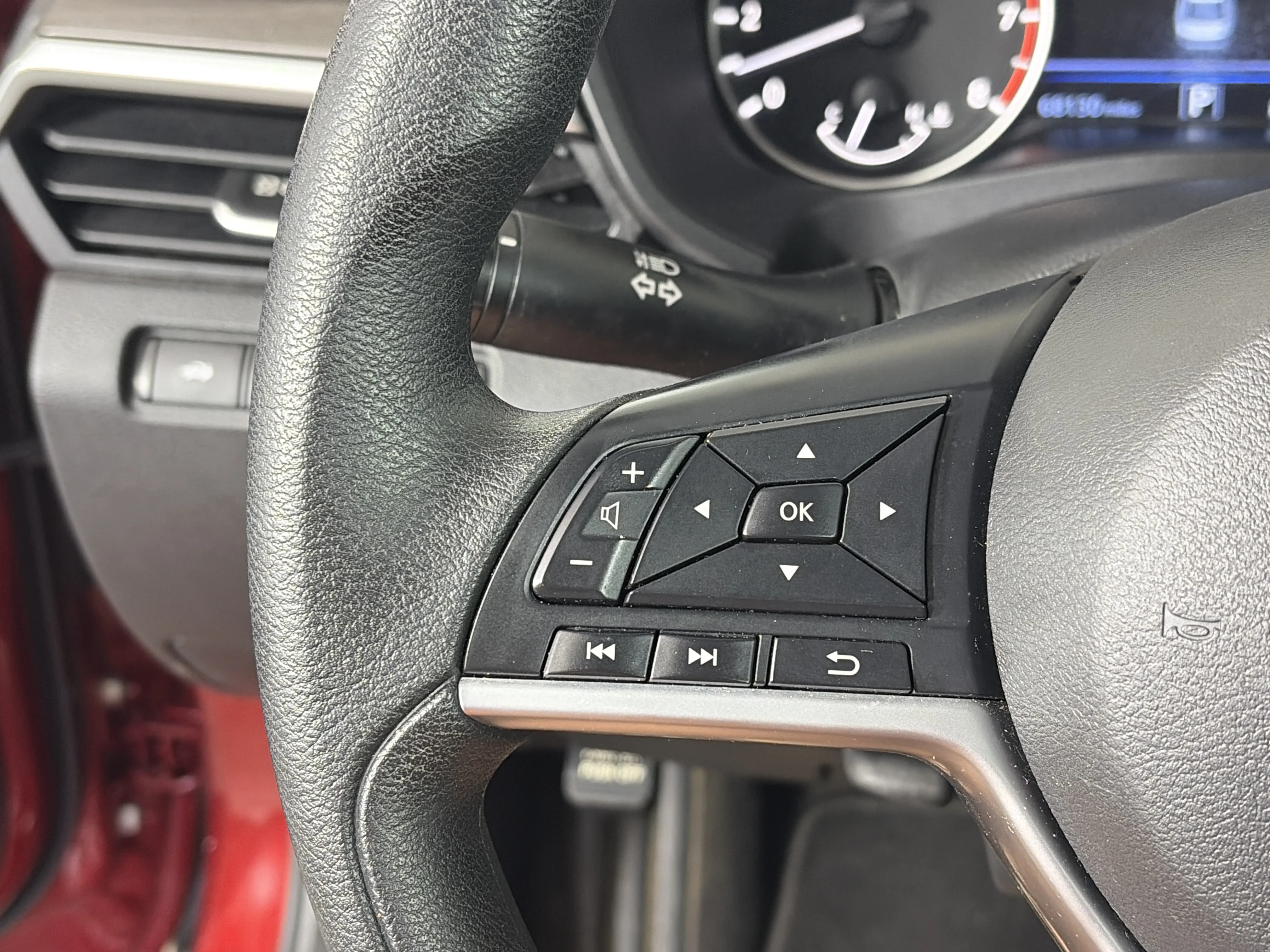 Used 2024 Scarlet Ember Nissan 2.5 SV image 27