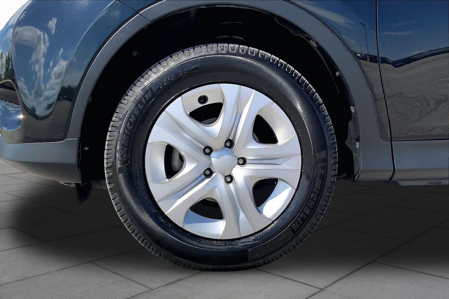 Used 2015 Black Toyota LE image 11