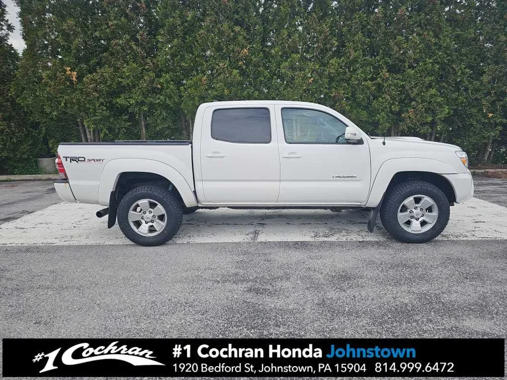 Used 2015 Super White Toyota  image 9
