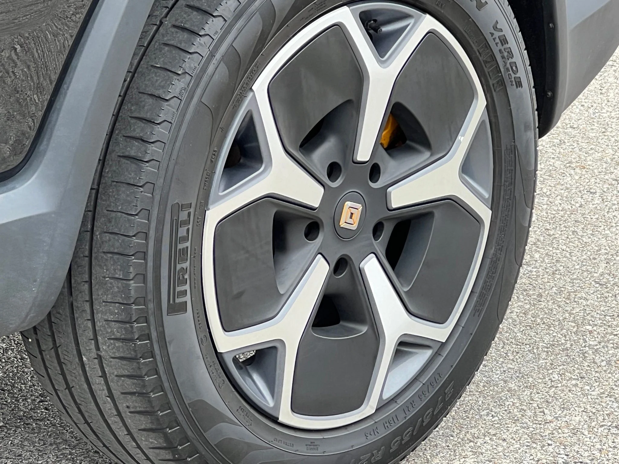 Used 2024 Black Rivian Adventure image 43