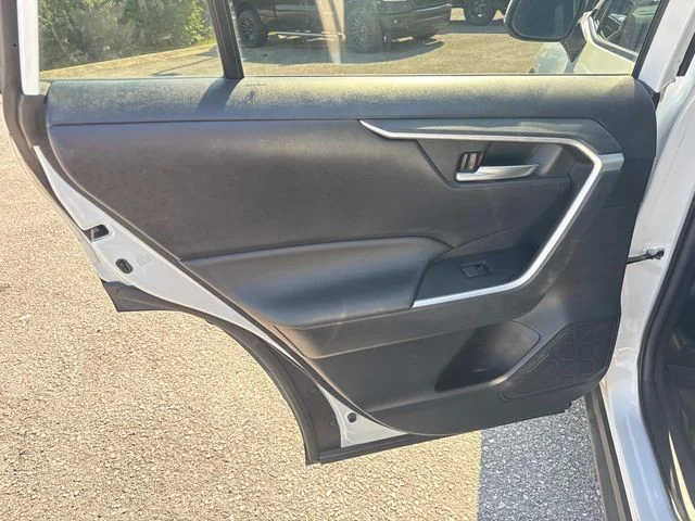 Used 2021 White Toyota XLE image 19