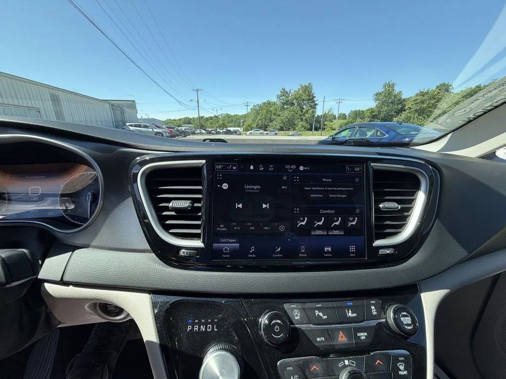 Used 2023 White Chrysler Touring L image 16