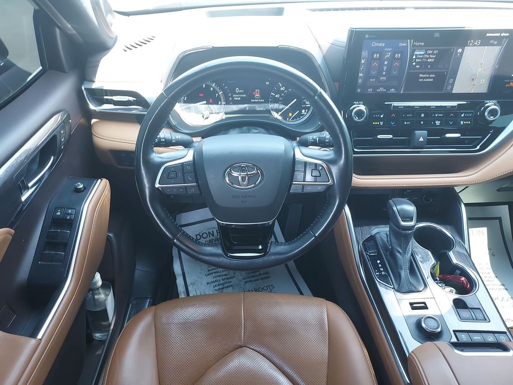 Used 2021 Black Toyota Platinum image 16
