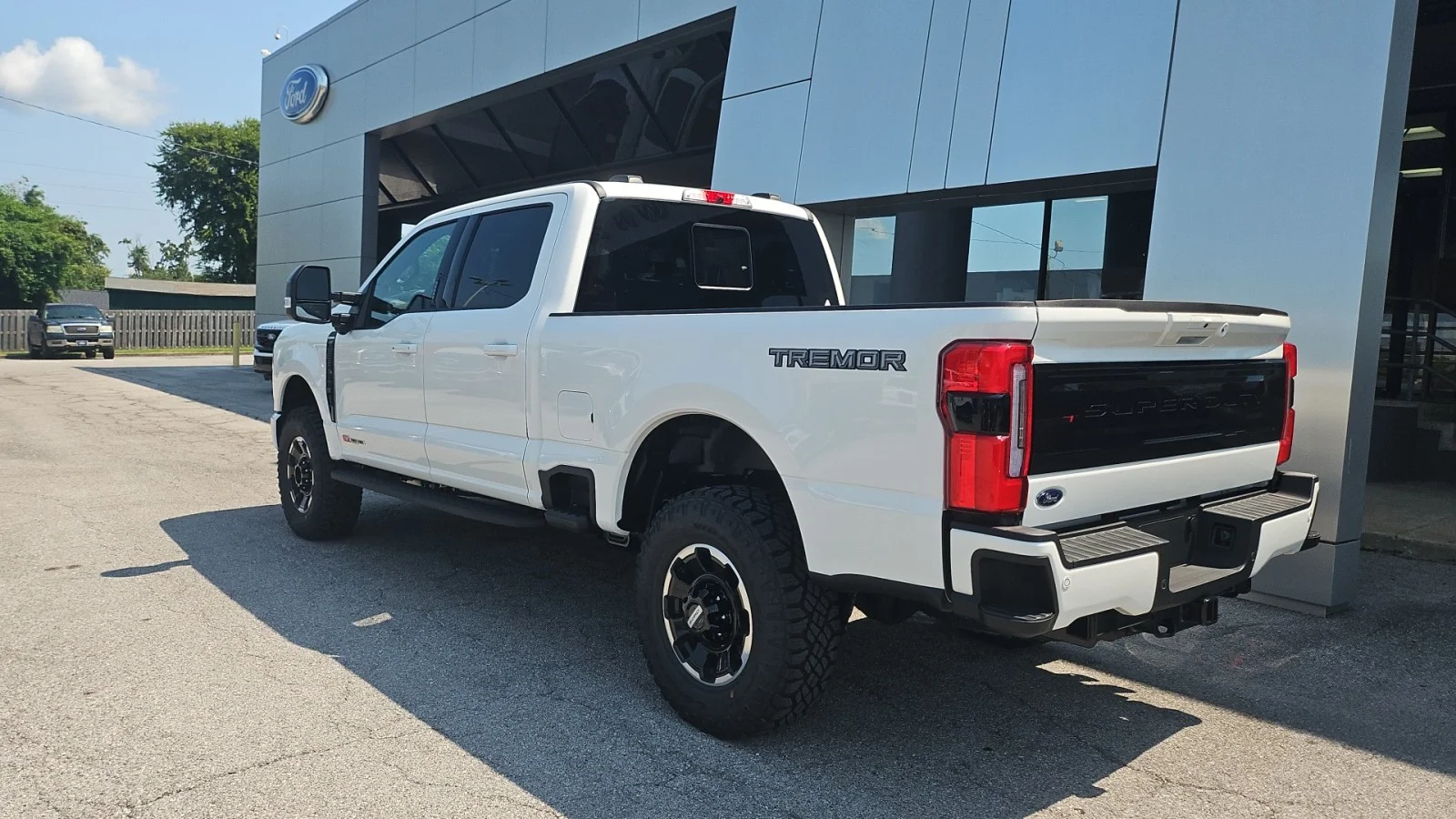 New 2026 Star White Metallic Tri-Coat Ford Platinum 4WD image 3