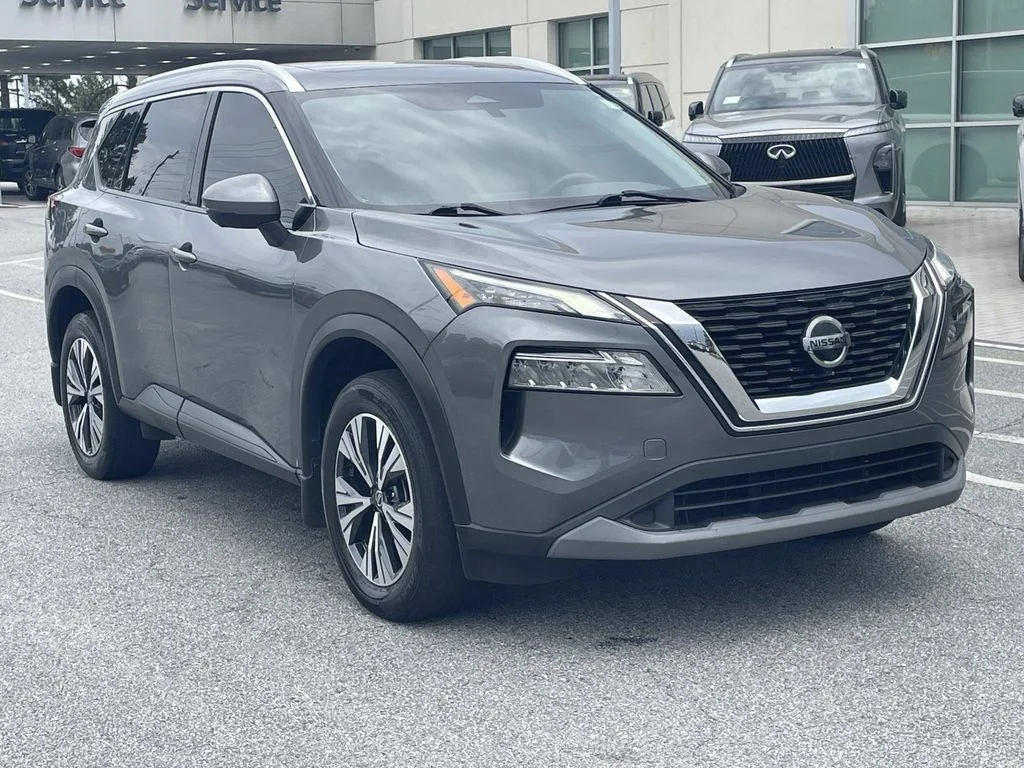 Used 2021 Gray Nissan SV image 5