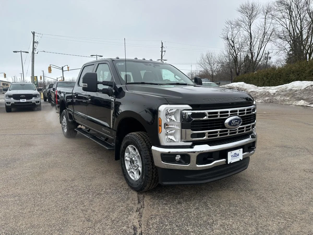 New 2026 Black Ford XLT image 3