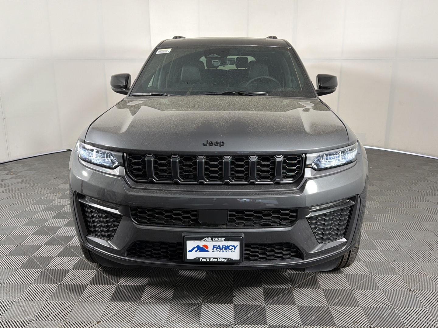 New 2026 Baltic Gray Metallic Clear-Coat Exterior Paint Jeep Limited image 3