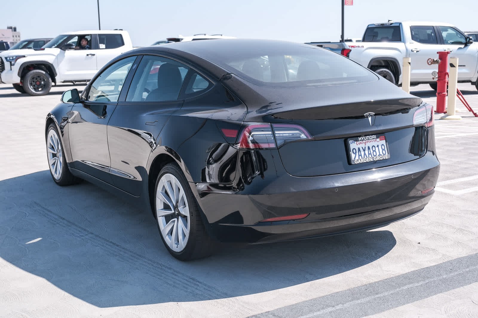 Used 2022  Tesla  image 6