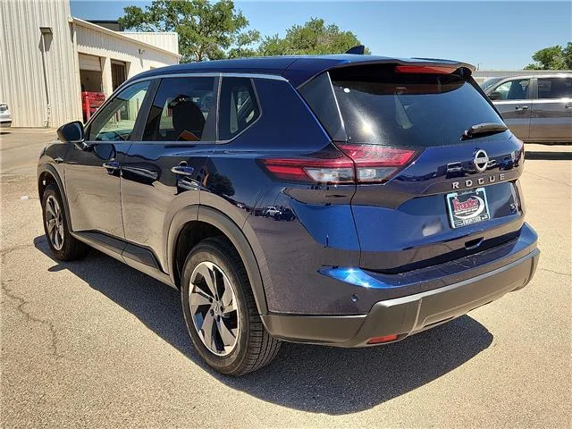 Used 2024 Blue Nissan SV image 3