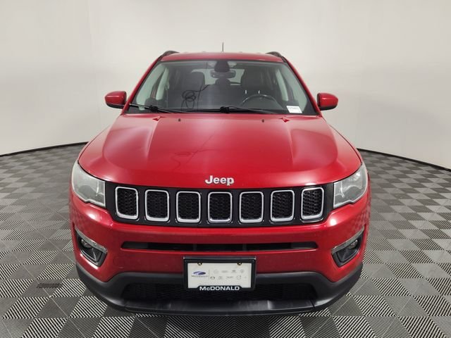 Used 2017 Red Jeep Latitude image 7