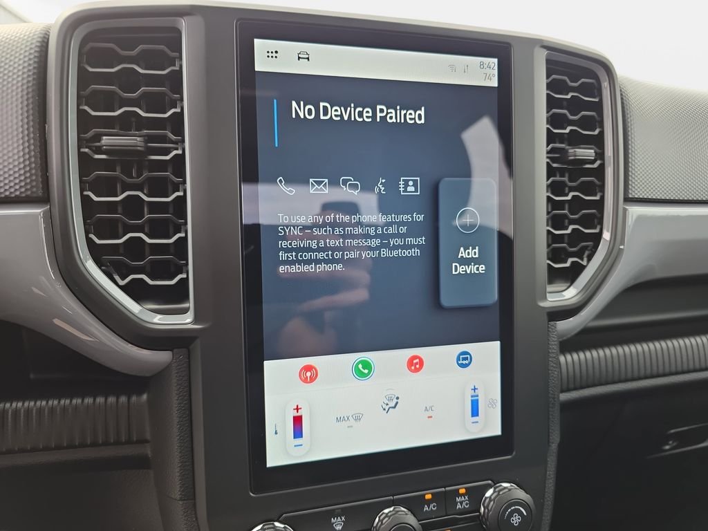 Used 2025 Beige Ford XL image 21