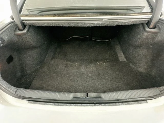 Used 2019 White Dodge SXT image 25