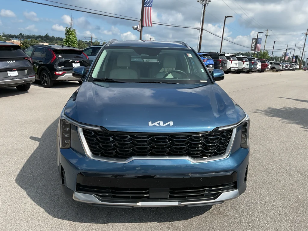 Used 2025 Mineral Blue Kia EX image 3