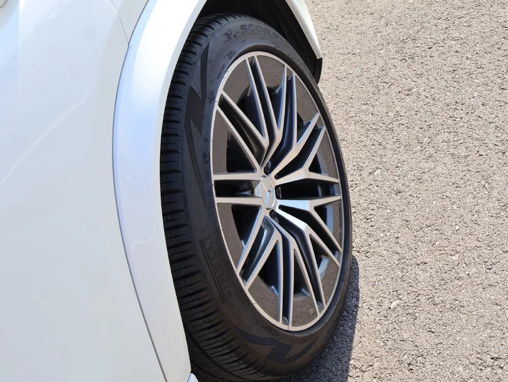 Used 2024 MANUFAKTUR Diamond White Metallic Mercedes-Benz GLE 53 AMG® image 44