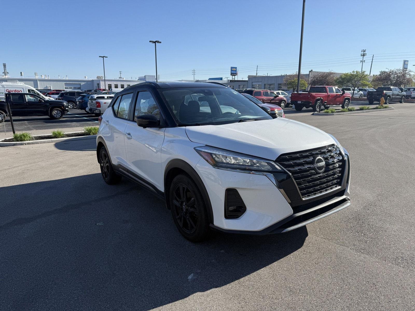 2023 Nissan Kicks SR