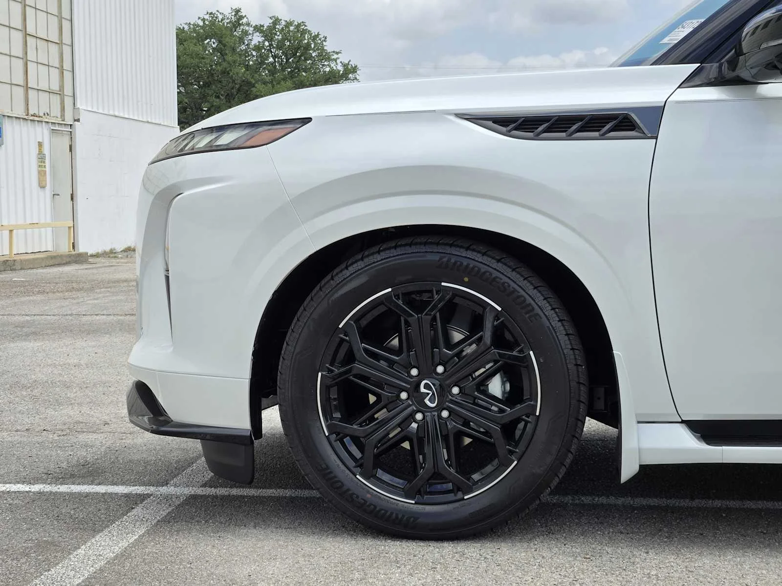 New 2026 RADIANT WHITE INFINITI Sport 4WD image 6