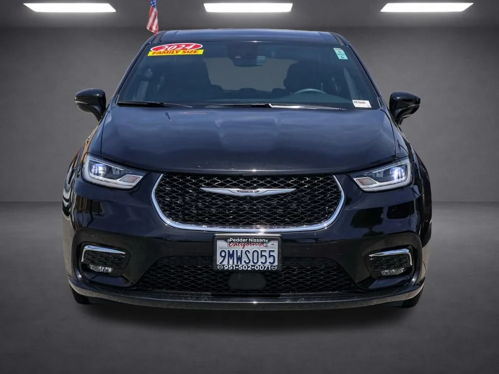 Used 2024 Black Chrysler Touring image 9