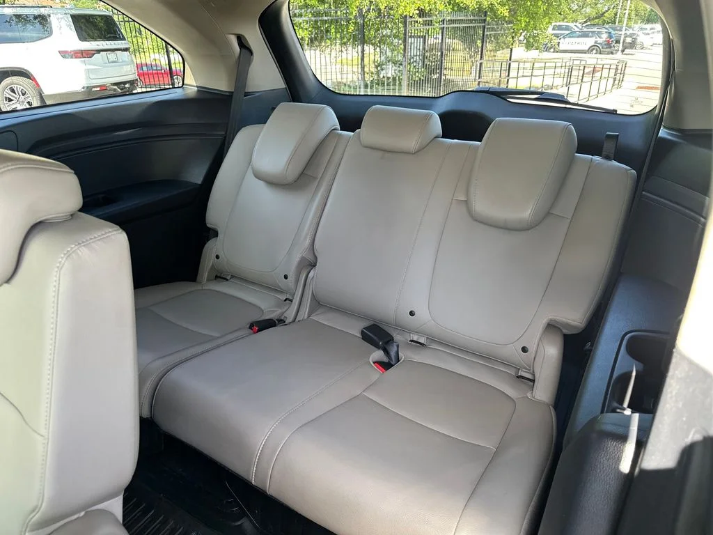 Used 2019  Honda EX-L image 37