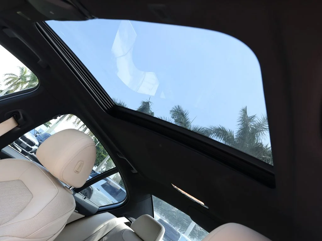 Used 2021 Gray BMW 530i xDrive image 19