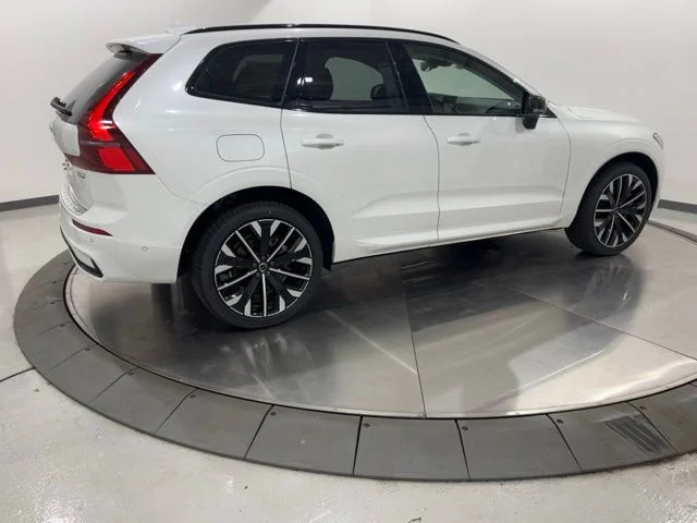 New 2026 Crystal White Volvo Ultra image 5