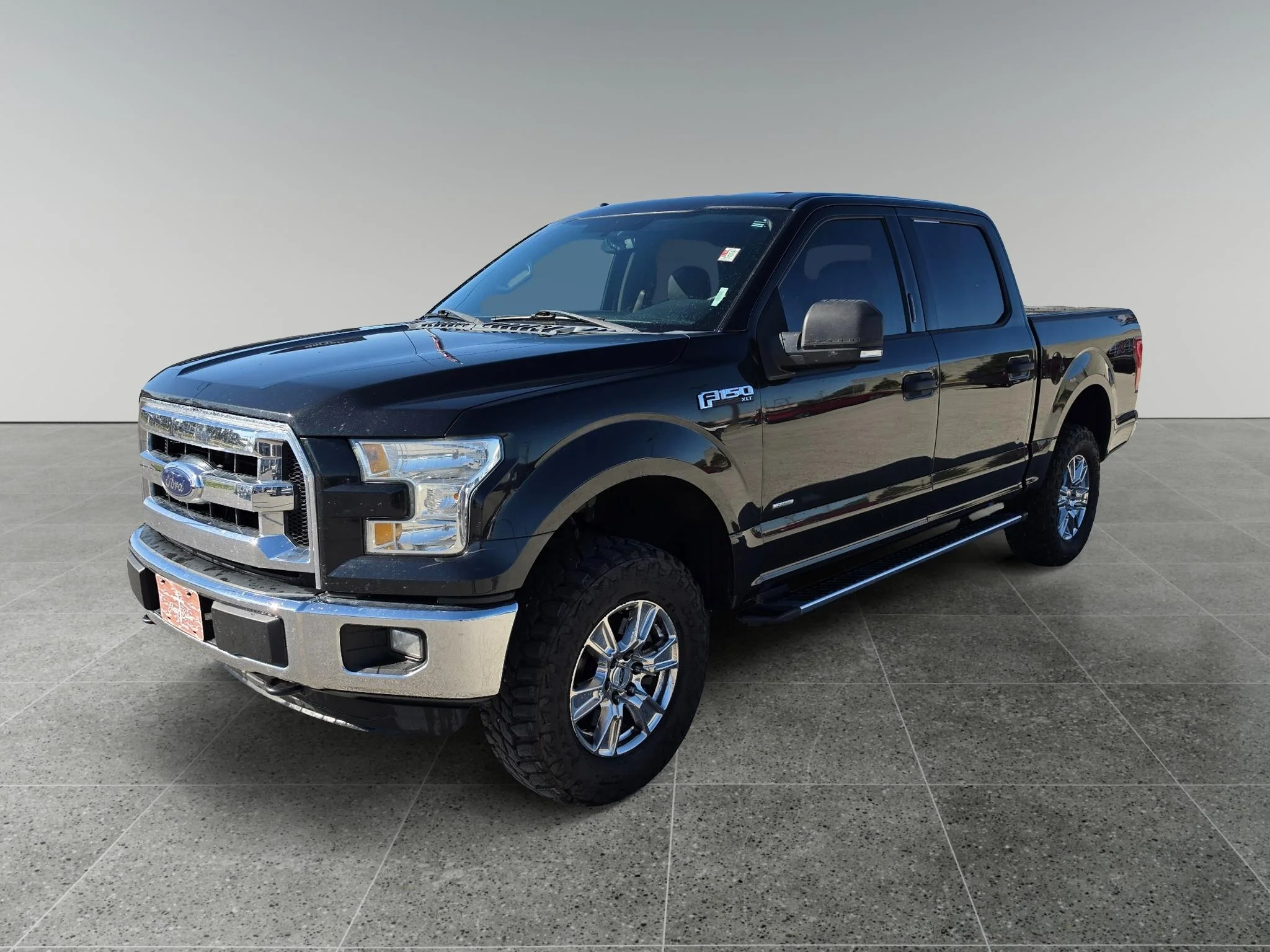 Used 2015 Tuxedo Black Metallic Ford XLT image 1
