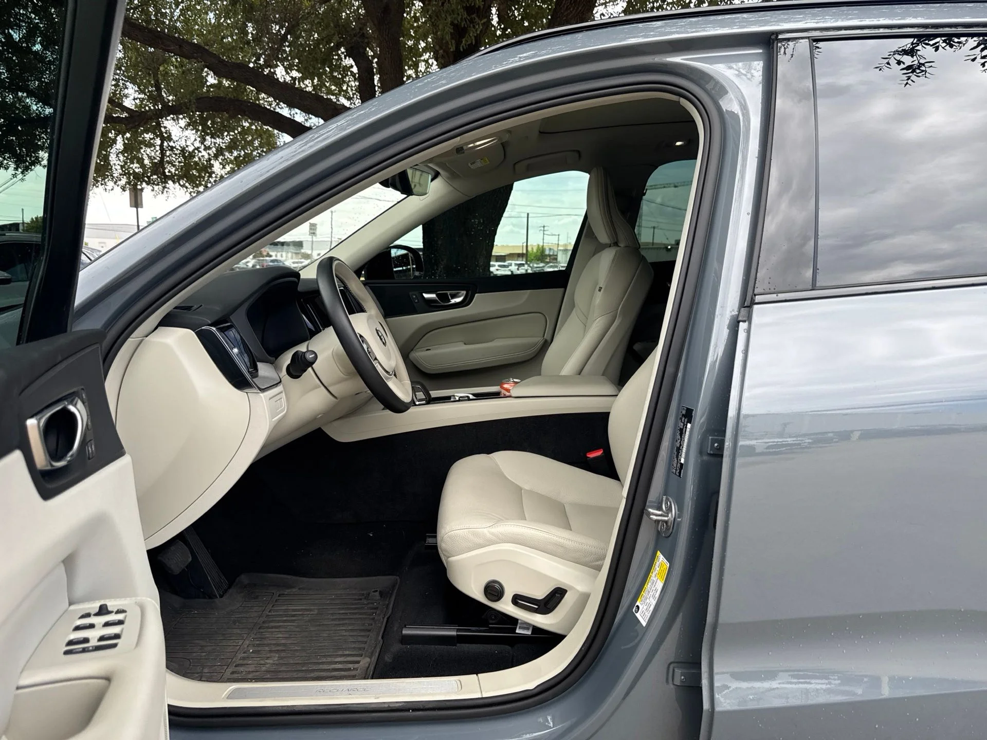 Certified Used 2024 Gray Volvo T8 Plus Dark Theme image 11