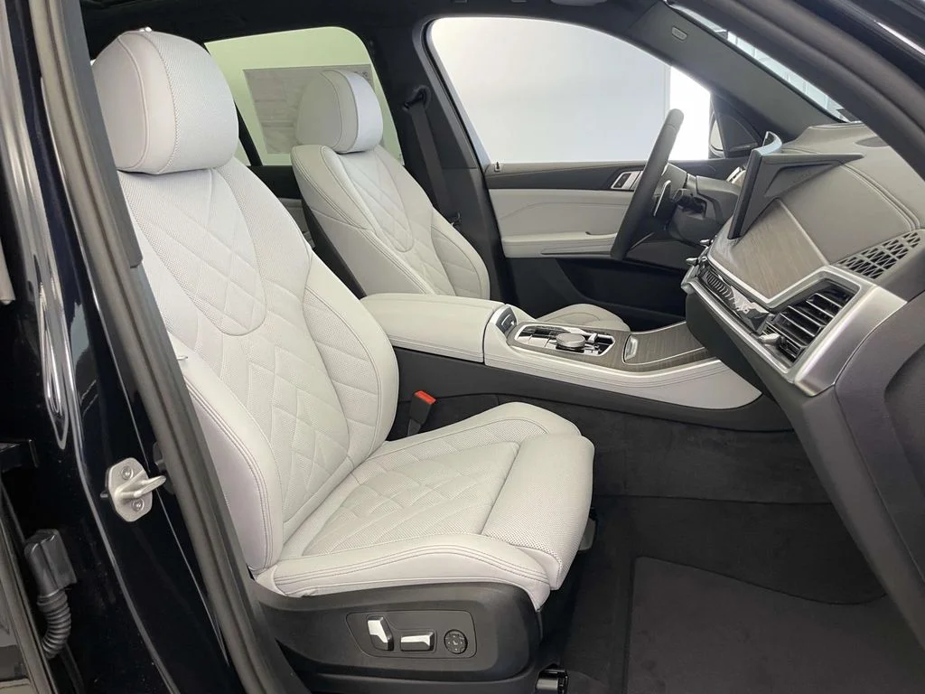New 2026 Black BMW xDrive40i image 20
