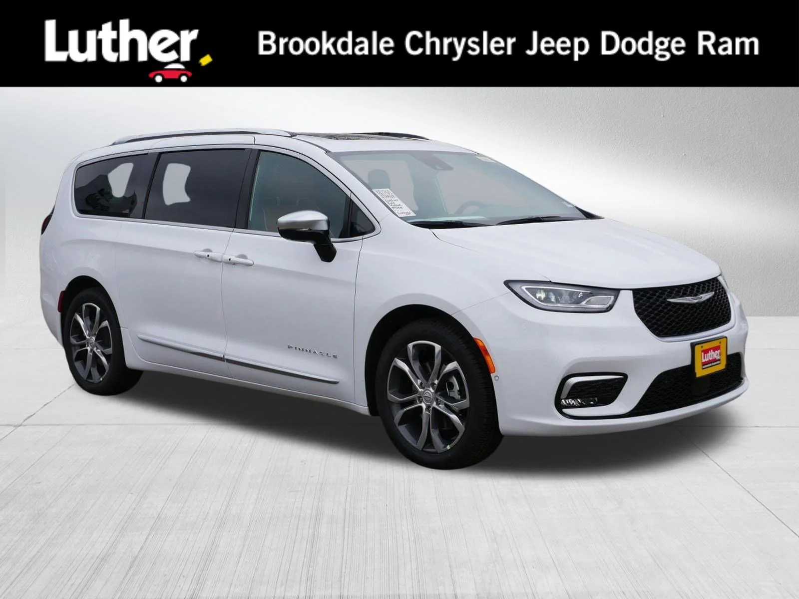 2026 Chrysler Pacifica Pinnacle's photo