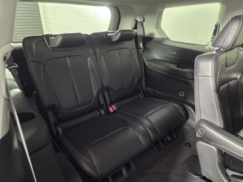 Used 2021 Silver Zynith Jeep Limited image 32