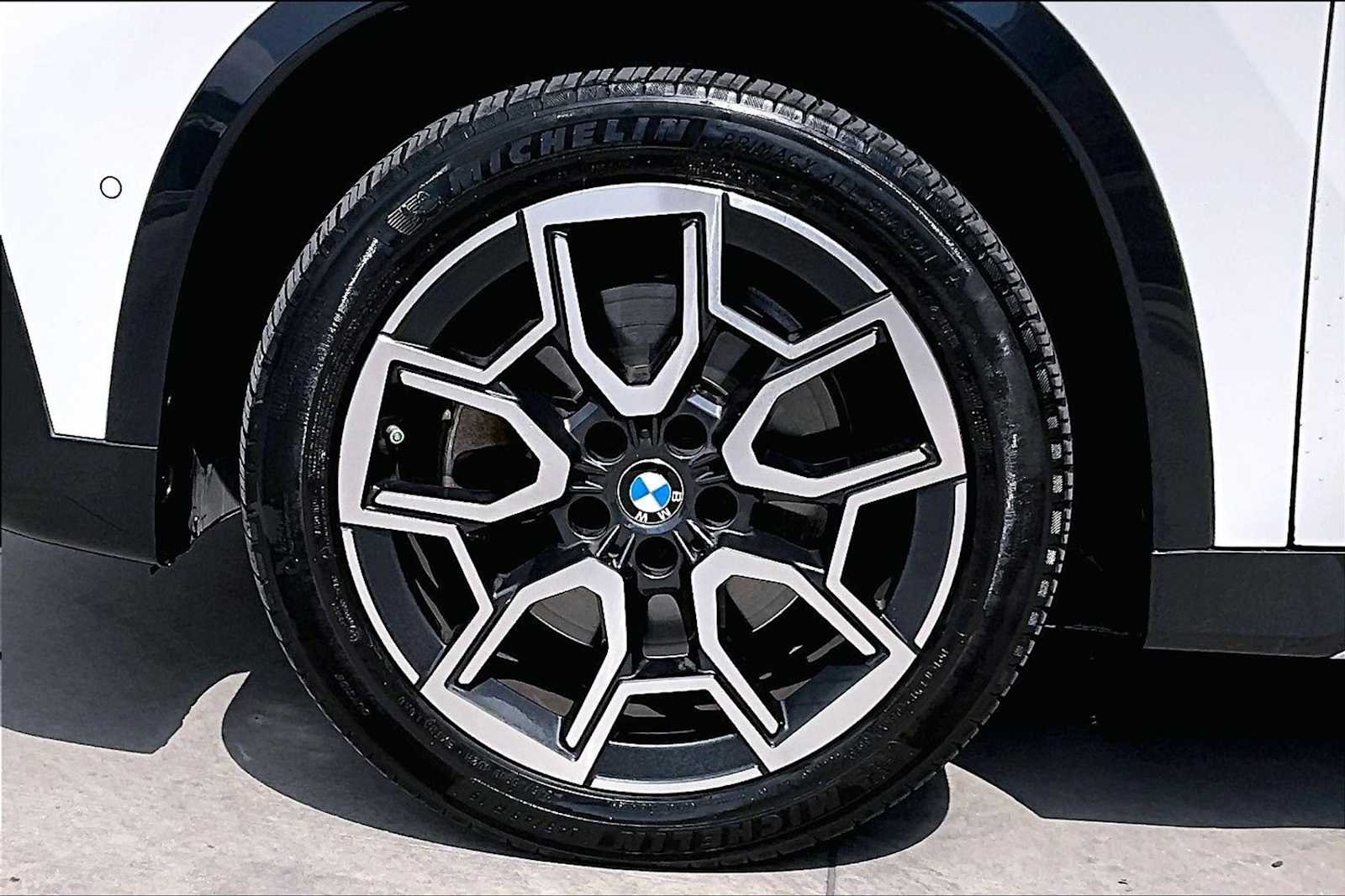 Used 2023 Alpine White BMW xDrive28i image 11