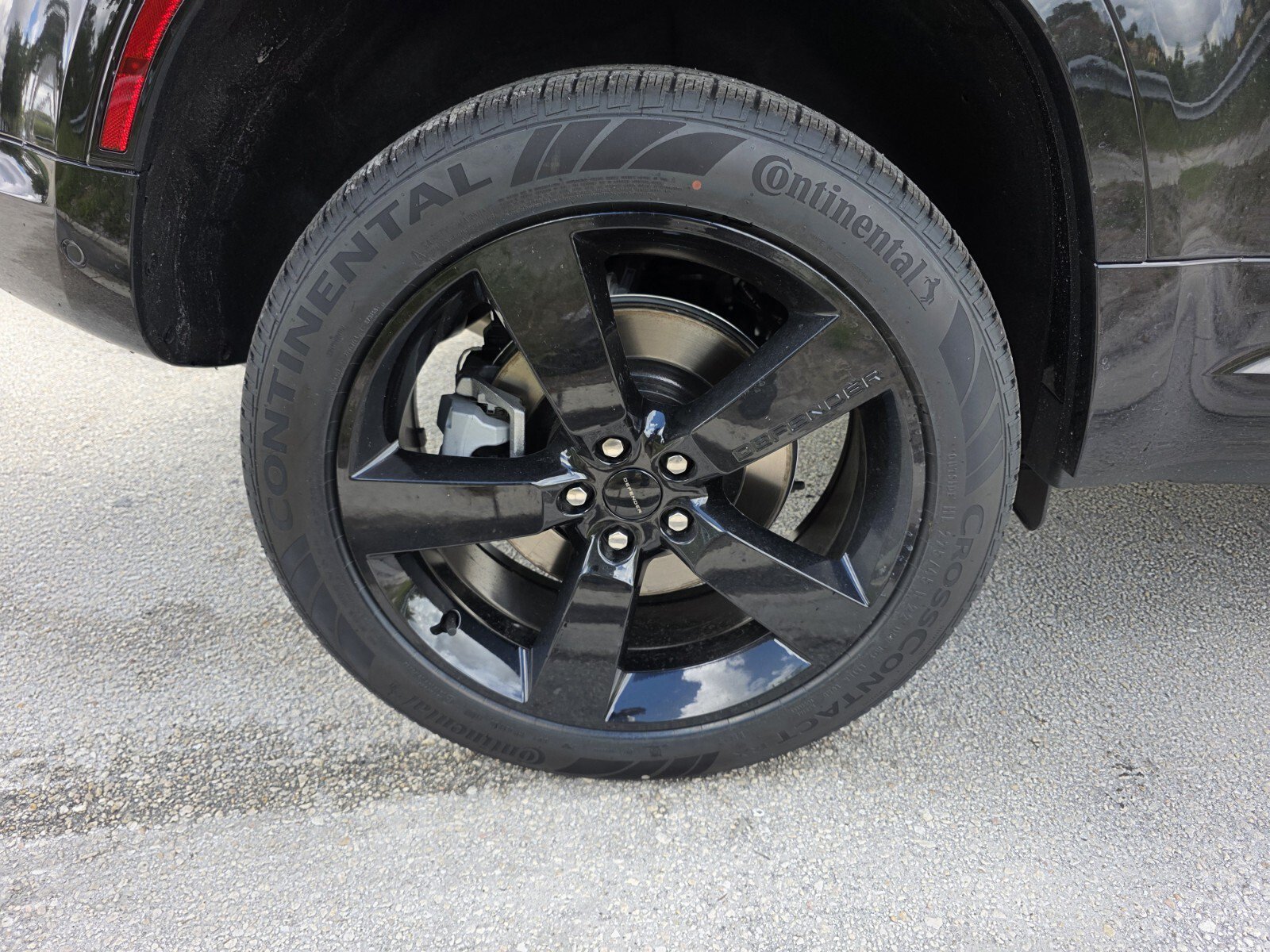 New 2026 Santorini Black LAND ROVER X-Dynamic SE image 9