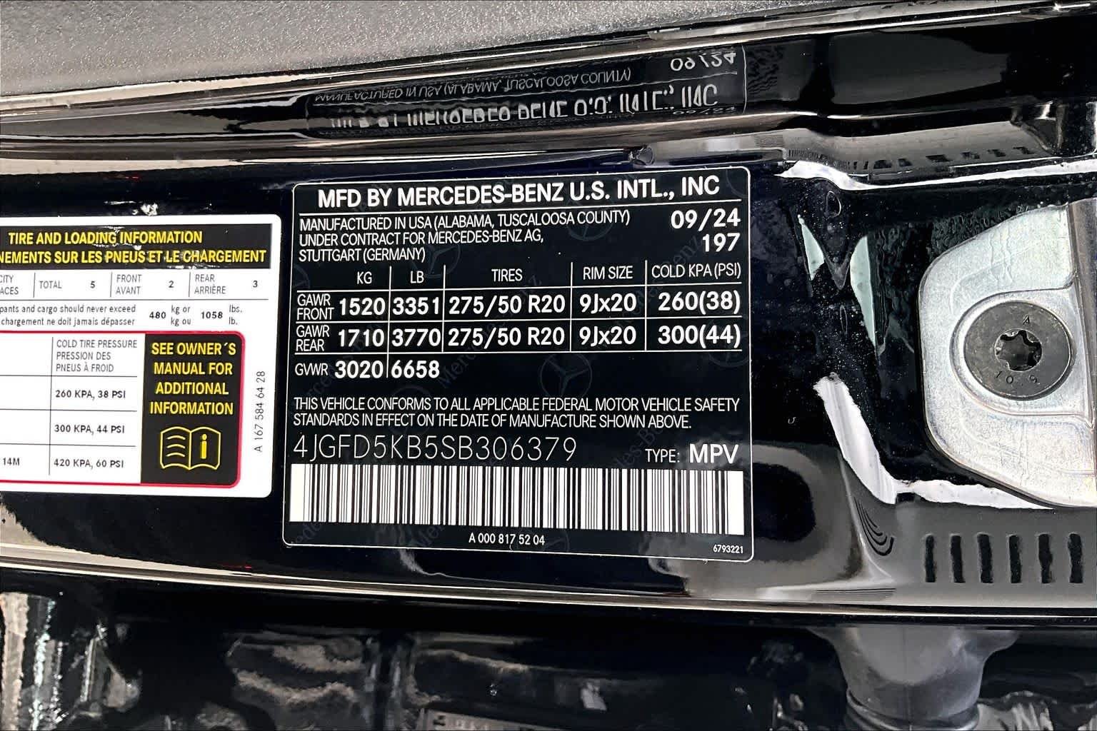 Used 2025 Obsidian Black Metallic Mercedes-Benz GLE 450 image 37
