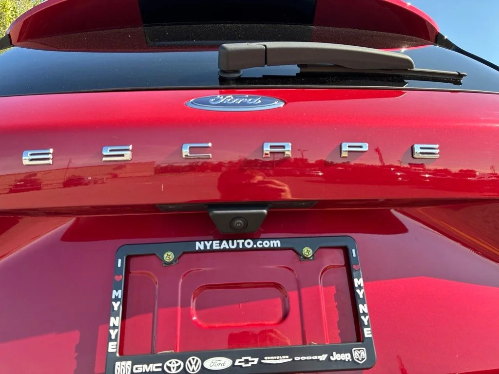 Used 2022 Red Ford SEL image 60
