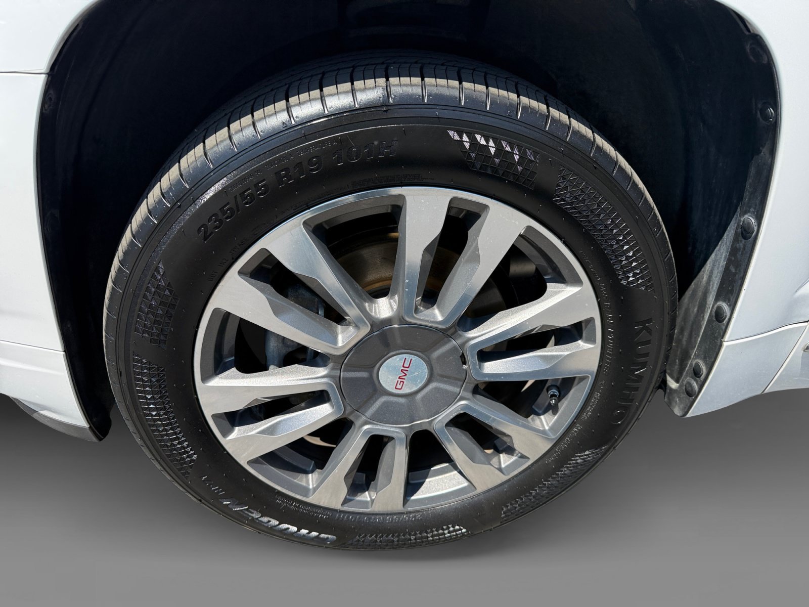 Used 2016 White Frost GMC Denali image 9