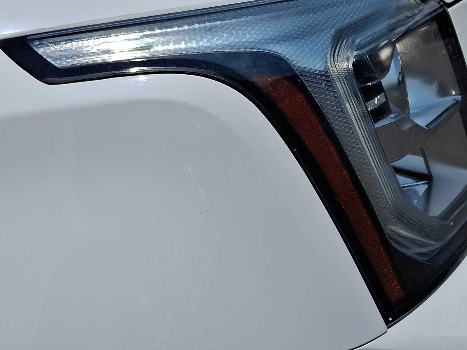 Used 2019 Summit White GMC SLE image 9