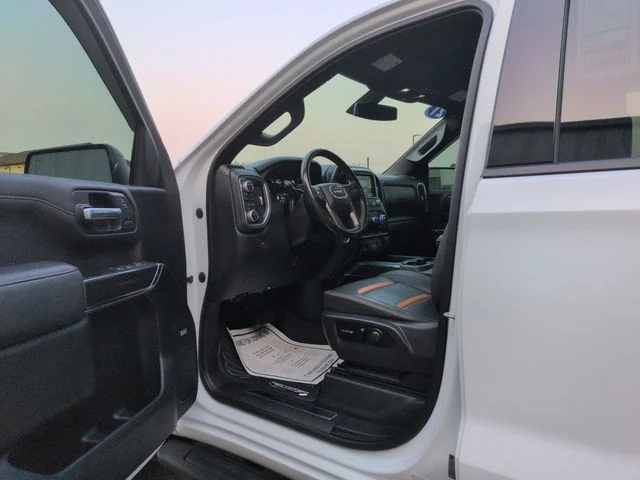 Used 2021 Summit White GMC  image 9